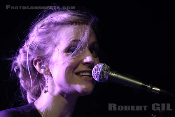 AGNES OBEL - 2011-11-02 - PARIS - Casino de Paris - 